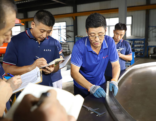 型材拉彎廠深入學思踐悟黨的二十大精神，盛達人懷抱夢想，腳踏實地干工作，因熱愛拉彎而奮斗！