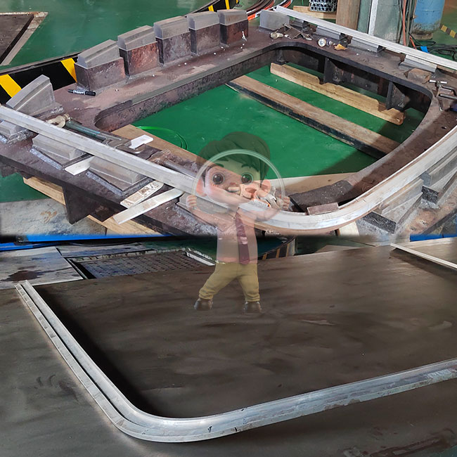 高鐵車窗鋁合金雙曲帶扭曲彎弧