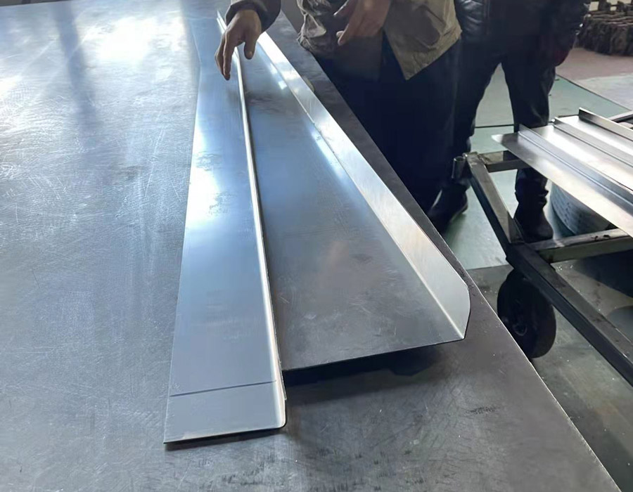 北京型材拉彎加工廠在加工彎管時(shí)要注意哪些問題