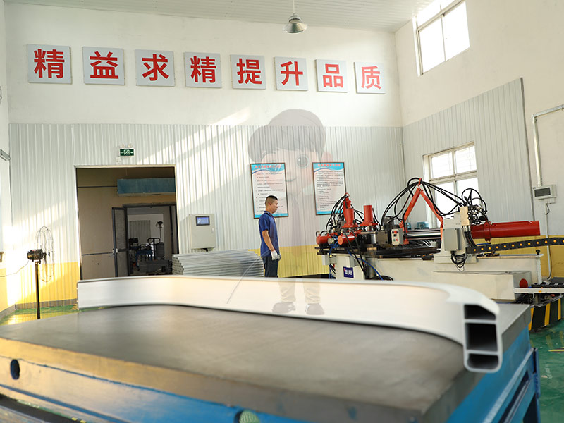 解析北京工業(yè)拉彎加工的常見問題及解決方案：確保加工過程穩(wěn)定與高效的策略