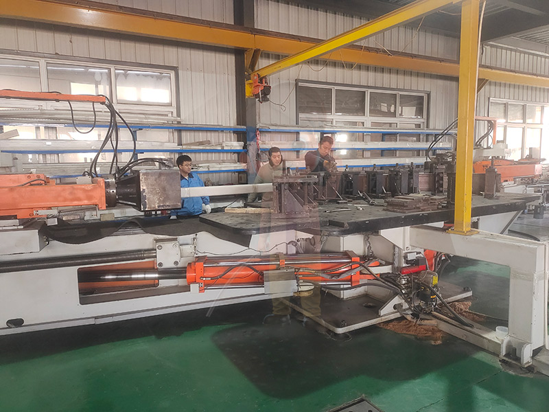 高效加工與精確控制:北京特種型材拉彎技術在現代建筑中的應用與優勢 高效加工與精確控制:北京特種型材拉彎技術在現代建筑中的應用與優勢