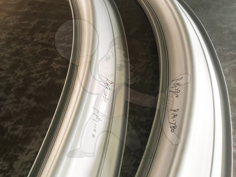 百葉片拉彎加工在建筑與工業(yè)領(lǐng)域的廣泛應(yīng)用：推動節(jié)能環(huán)保與美觀設(shè)計(jì)