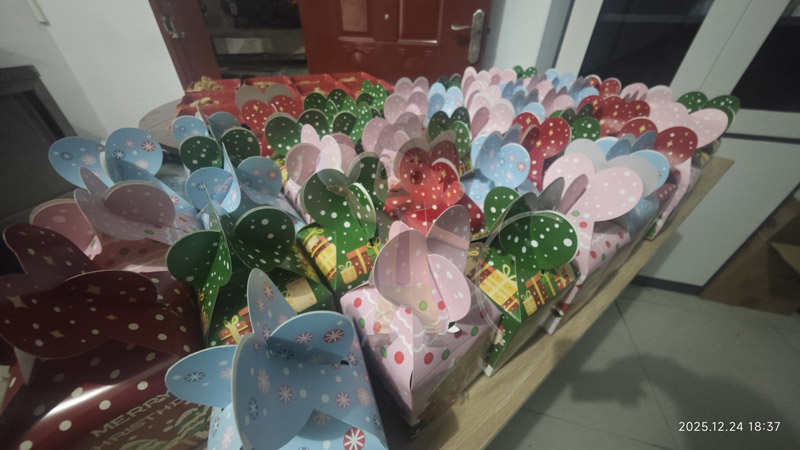 北京型材拉彎廠的平安夜重不重要?當然重要,更重要的是平安喜樂,愿盛達拉彎人所念皆所愿,平安順遂、喜樂無憂! 北京型材拉彎廠的平安夜重不重要?當然重要,更重要的是平安喜樂,愿盛達拉彎人所念皆所愿,平安順遂、喜樂無憂!