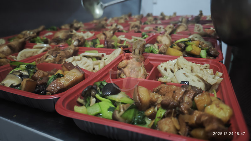 北京型材拉彎廠的平安夜重不重要?當然重要,更重要的是平安喜樂,愿盛達拉彎人所念皆所愿,平安順遂、喜樂無憂! 北京型材拉彎廠的平安夜重不重要?當然重要,更重要的是平安喜樂,愿盛達拉彎人所念皆所愿,平安順遂、喜樂無憂!