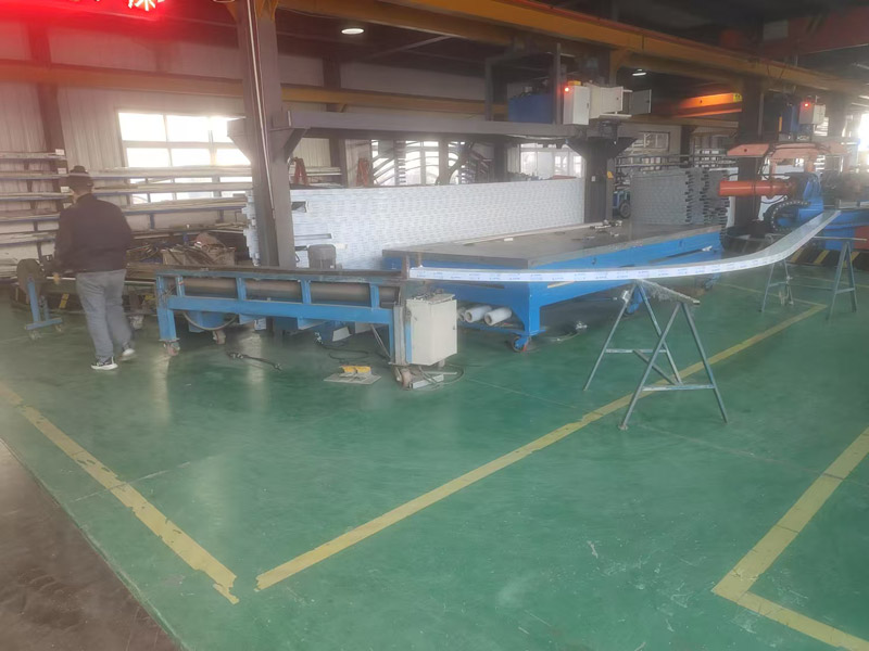北京幕墻型材拉彎加工設(shè)備的選型與維護(hù):確保加工精度與生產(chǎn)效率的關(guān)鍵因素 北京幕墻型材拉彎加工設(shè)備的選型與維護(hù):確保加工精度與生產(chǎn)效率的關(guān)鍵因素
